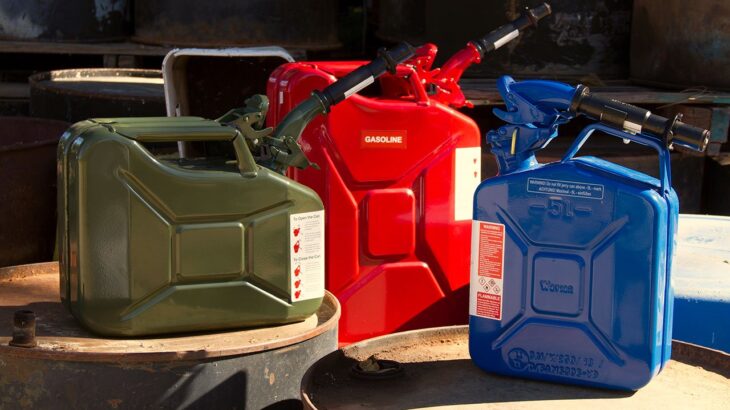 灯油をキャンプに持って行こう！ 持ち運びの注意点と携行容器を紹介！